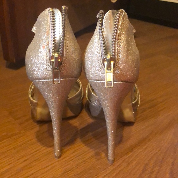 Gold sparkly Steve Madden heels - Picture 3 of 3